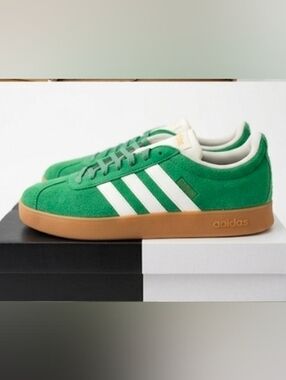 NIB ​Adidas VL Court 2.0 Suede Sneakers - Collegiate Green/Gum